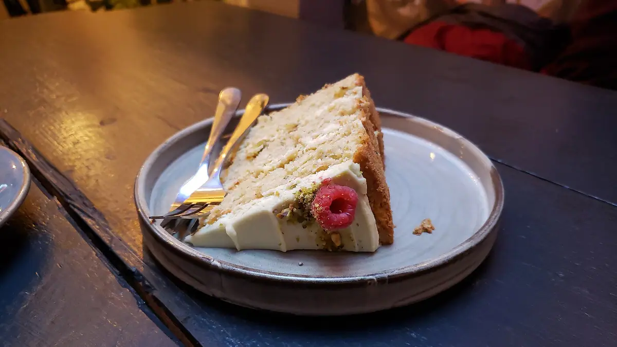 Clarnico Club – cake shop in East Wick, London